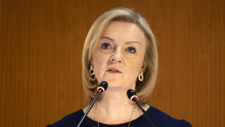 Liz Truss: Vergi artışının kalmasına karar verdim