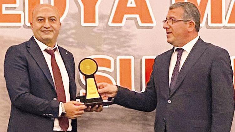 İSBAM’dan Hürriyet Muhabiri Kızılkoyun’a Zafer Medya Madalyası