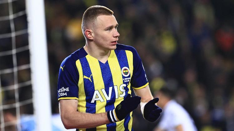 Fenerbahçenin yorulmaz savaşçısı Attila Szalai Jesus, Ankaragücü maçında da vazgeçmeyecek