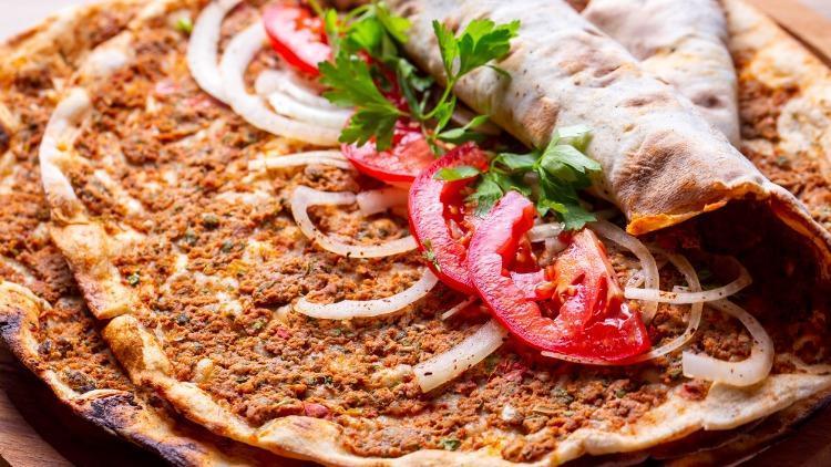 MasterChef’te lahmacun gecesi! Evde tavada lahmacun nasıl yapılır, malzemeleri ve püf noktaları nelerdir? 