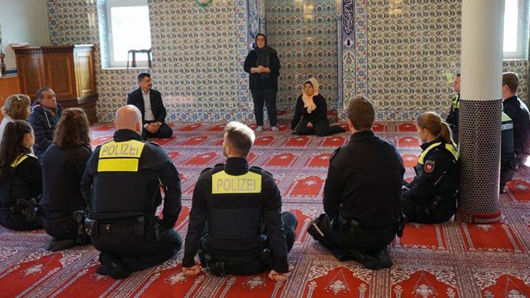 Polis memurlarından Selimiye Camii’ne ziyaret