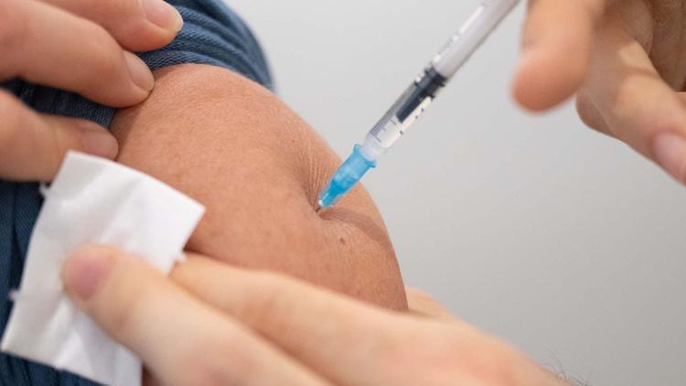 Aşı zorunluluğuna karşı ortak girişim