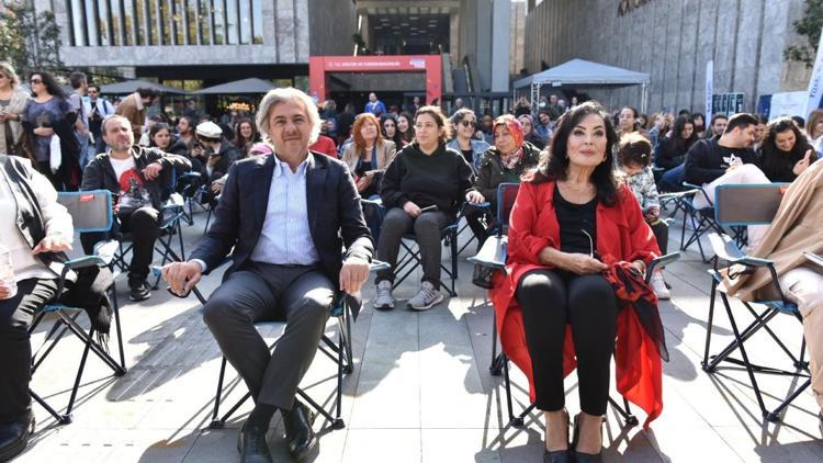 Beyoğlu Kültür Yolu Festivali’nde Türkan Şoray’a büyük ilgi