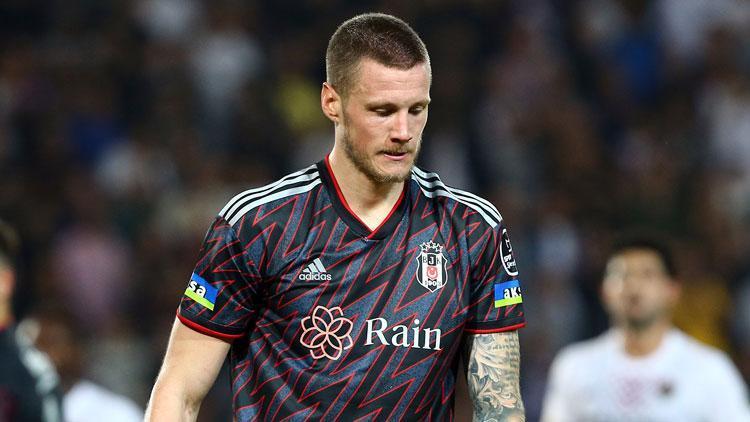 Beşiktaşın golcüsü Weghorst: Özür dilemek için taraftara gittim