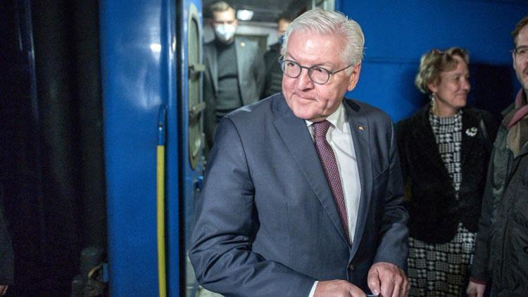 Ve Steinmeier Ukrayna’da