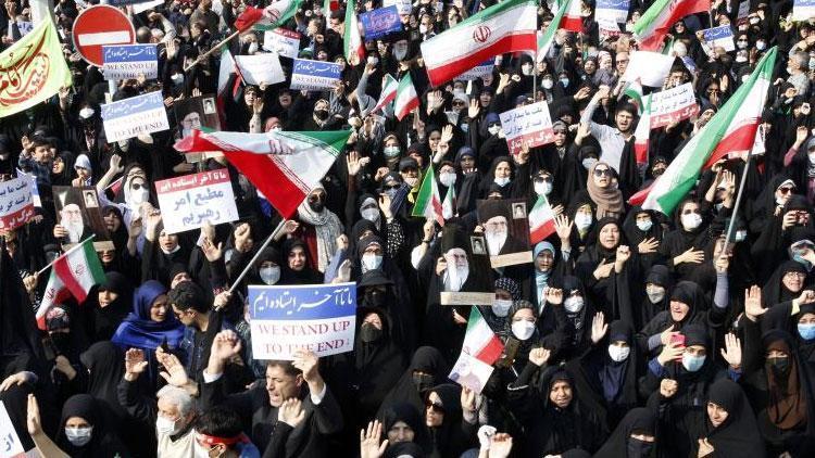 İran’da türbeye yönelik silahlı saldırı protesto edildi