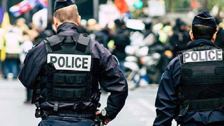 Hollanda’da polise saldıran 12 PKK yandaşı gözaltına alındı