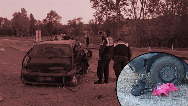 Çorumda feci kaza İki otomobil çarpıştı; 3 aylık hamile anne ve kızı ile akrabaları öldü