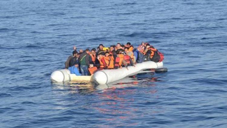 İtalya hükümeti göçmenleri kurtaran STK gemisine limanlarını kapattı