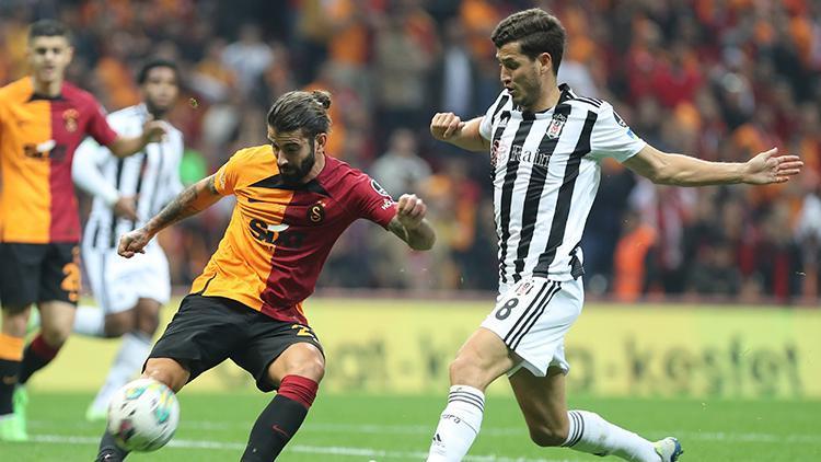 Galatasarayın 3 puanı direkten döndü