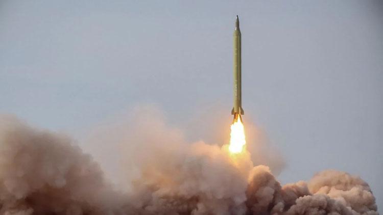 İran, hipersonik füze geliştirdiğini duyurdu
