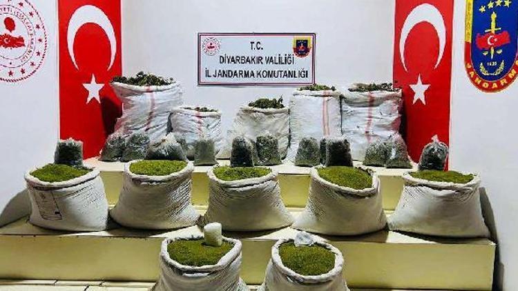 Diyarbakırda 167 kilo esrar ve 83 kilo skunk ele geçirildi