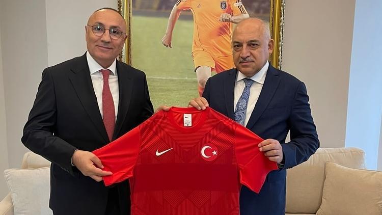 TFF Başkanı Büyükekşi, D8 İslam Ülkeleri heyetini ağırladı