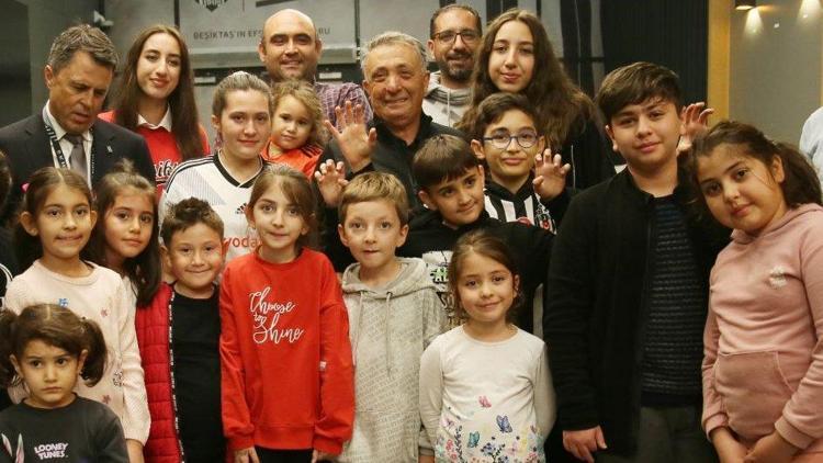 Beşiktaş Başkanı Ahmet Nur Çebi, Ankara’dan gelen şehit aileleriyle buluştu
