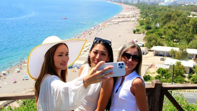 Antalyaya turist akını