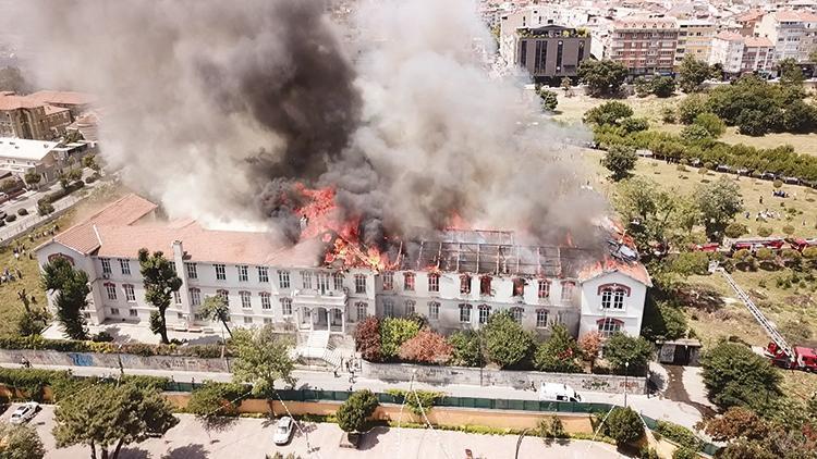 Meçhul yangın: Balıklı Rum Hastanesi’ndeki alevlere takipsizlik