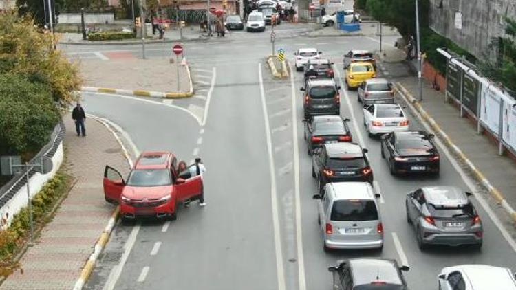 Polisi görünce sürücü değişikliği yaptılar: Böyle yakalandılar