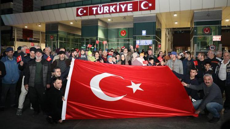 Dışişleri açıkladı: Hersondan tahliye edilen 88 Ahıska Türkü sağ salim Türkiyeye ulaştı