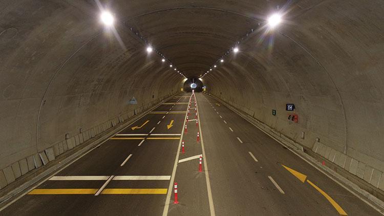 Yusufeli Barajı yolunda 56,7 kilometre tünel inşa edildi