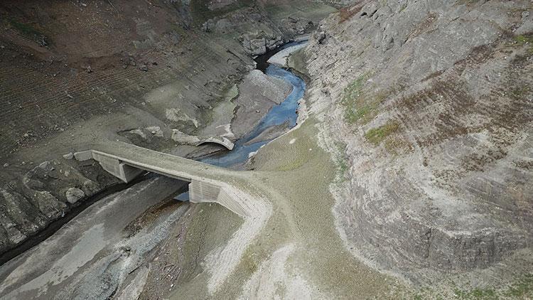 Yuvacık Barajında su seviyesi yüzde 19a düşünce köprüler ortaya çıktı