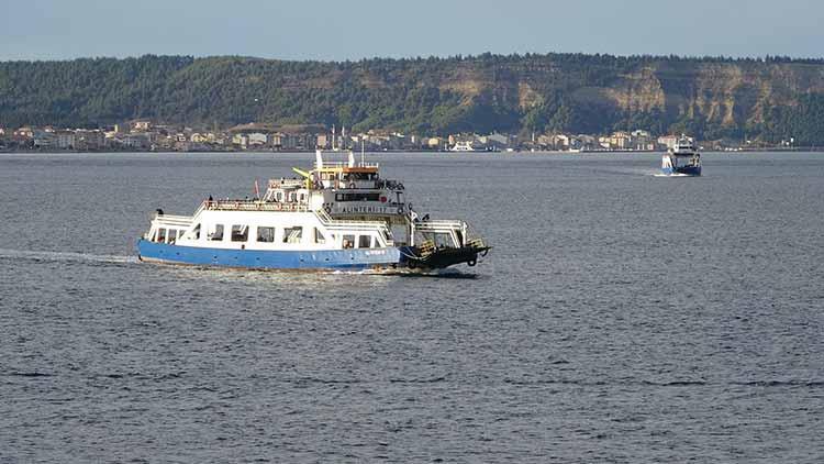 Çanakkalede deniz ulaşımına olumsuz hava engeli