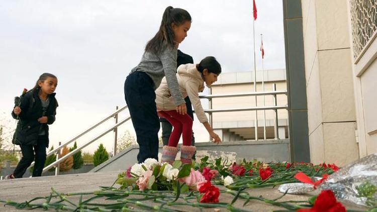 PKKnın şehit ettiği Ayşenur öğretmen unutulmadı