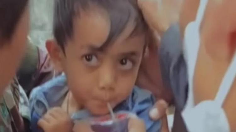 Endonezyadaki depremde 5 yaşındaki çocuk 3 gün sonra enkazdan çıkarıldı