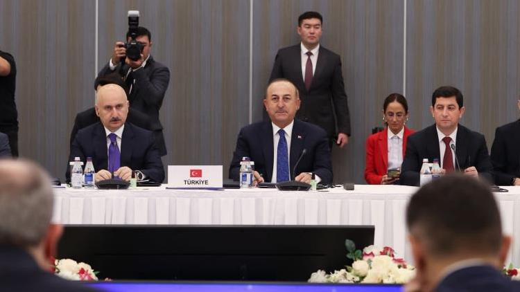Bakan Çavuşoğlu: “Orta Koridor’da 2022’de taşınan kargo hacminin 2021’in 6 katı olması bekleniyor”