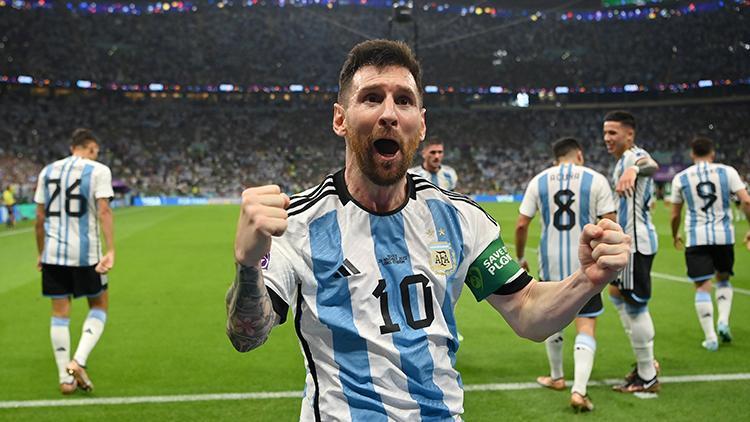 Messi, Arjantini Meksika karşısında galibiyete taşıdı (2022 Dünya Kupası maç özeti)
