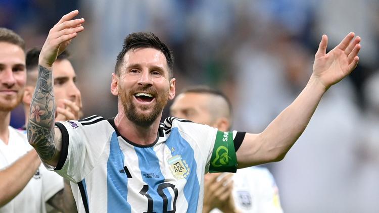 2022 Dünya Kupasındaki Arjantin - Meksika maçına damga vuran isim Lionel Messi oldu Yıldız futbolcu birçok ilke imza attı...