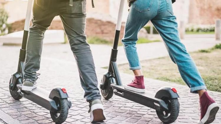 İstanbulda elektrikli scooterlar için karar Hız sınırı 20 kmye düşürüldü