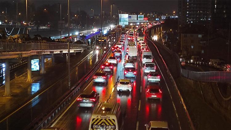 İstanbul’da trafik yoğunluğu yüzde 90’lara ulaştı