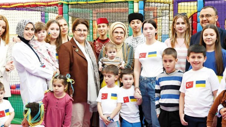 Ukraynadan Türkiyeye getirilen yetimlerle buluşma