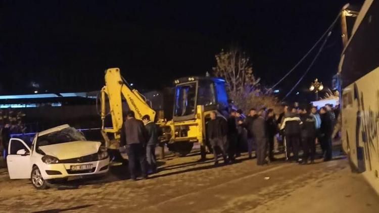 Malatyada trafik kazası Komiser yardımcısı hayatını kaybetti, 4 yaşındaki oğlu yaralandı