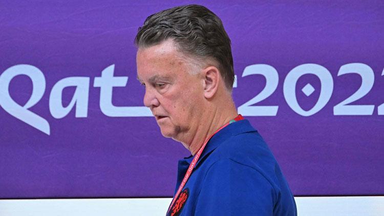 Van Gaal, Hollanda basınına çattı: Size kalsa...