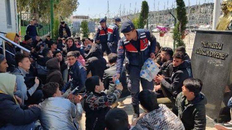 İzmirde 442 kaçak göçmen yakalandı: 7 organizatör tutuklandı