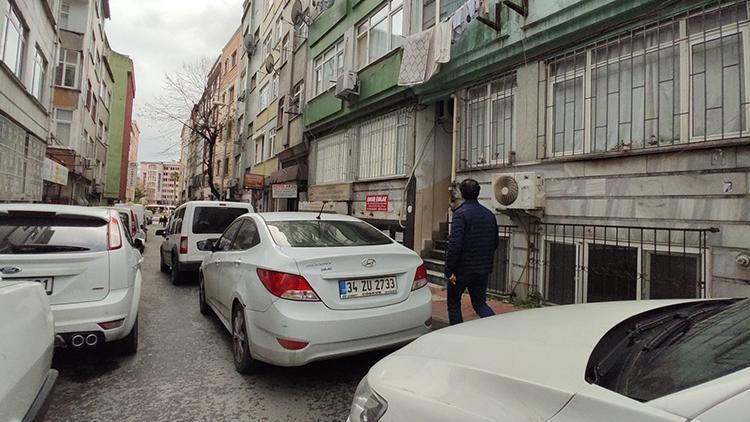 Fatih’te döverek öldürdükleri adamı sokağa attılar