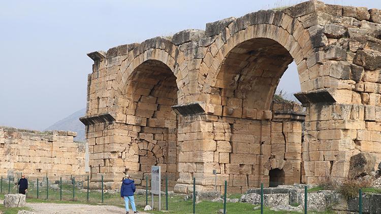 Denizlide Hierapolis Antik Kentinde yıkılma tehlikesi