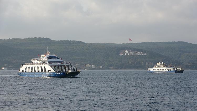 Gökçeada ve Bozcaada feribot seferlerine fırtına engeli