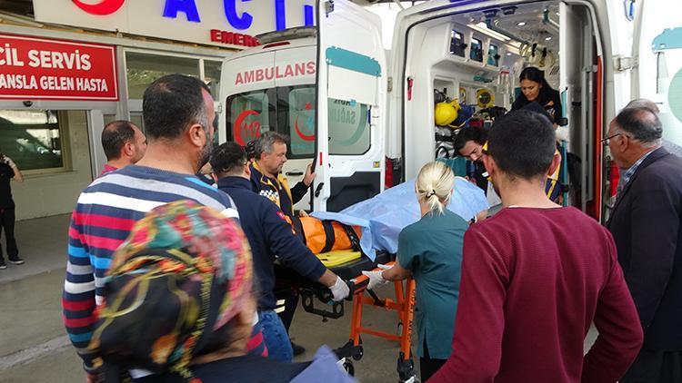 Adana Kozanda çift römorklu traktör devrildi: 1 ölü, 46 yaralı