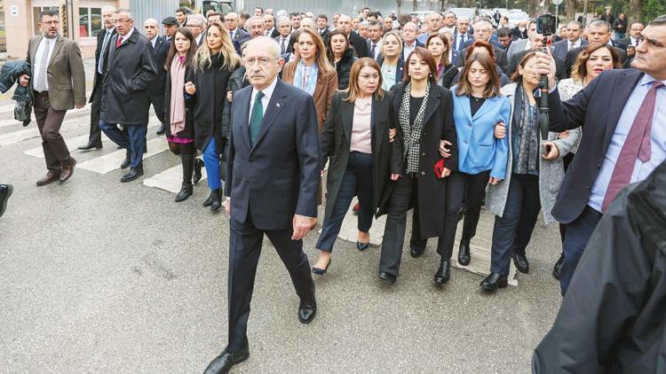 Kılıçdaroğlu ve CHP’lilerden ‘6 yaşta tecavüz’e tepki yürüyüşü