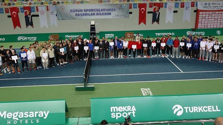 Trabzon’da tenis şöleni başladı