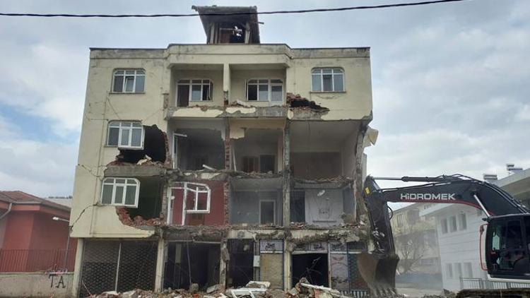 Düzce depremi raporu: Ağır hasarlı yapılarda beton kalitesi limitlerin altında