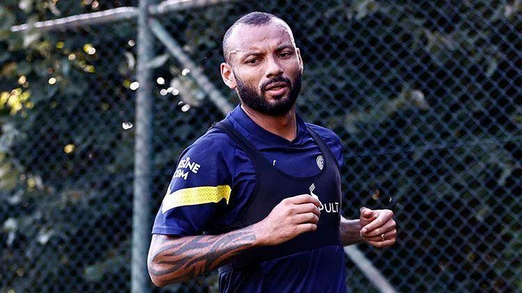 Fenerbahçede Nazım ve Perese coşkulu karşılama Joao Pedrodan sevindirici haber