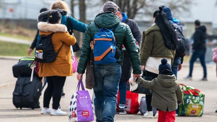 Almanlar göçe de çifte vatandaşlığa da karşı