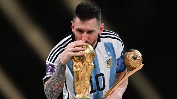 Dünya basını, Arjantinli yıldızın zaferini böyle gördü: Messi de artık Maradona gibi ölümsüz