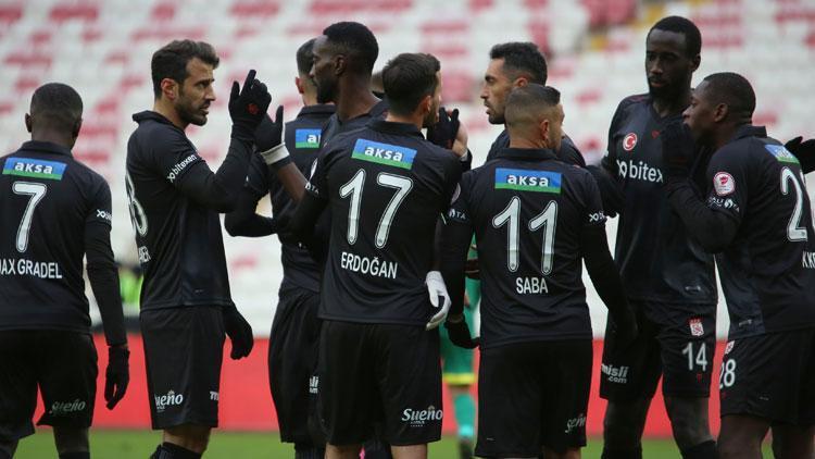 Sivasspor 7 gollü maçta turladı Yatabareden hat-trick