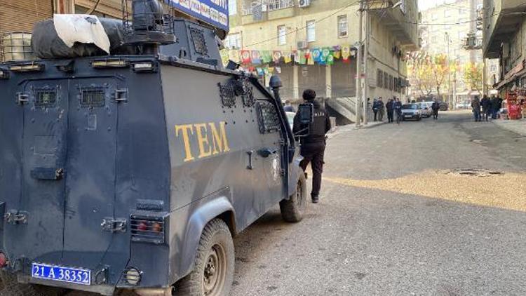 Diyarbakırda terör soruşturması: DBP Eş Genel Başkanı dahil 14 gözaltı