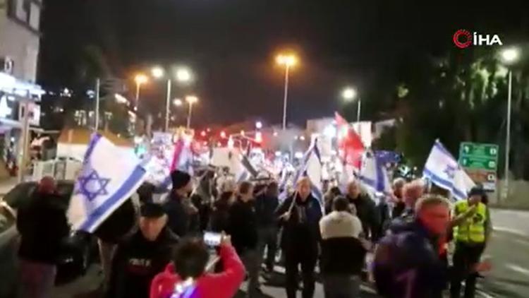 İsrailde hükümet karşıtları sokağa çıktı