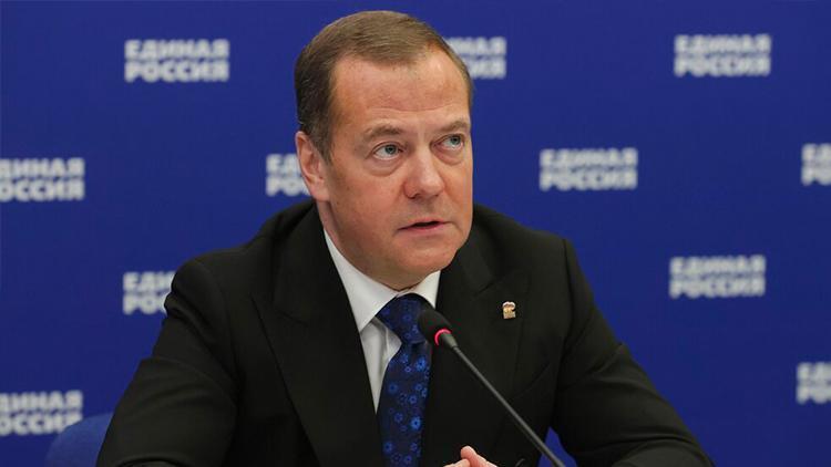 Medvedevin 2023 yılı tahminleri sosyal medyayı salladı AB yıkılacak, ABDde iç savaş çıkacak